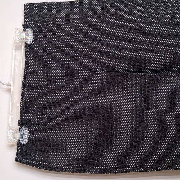 Ann Taylor MARGO Capri Pant Black Small White Dot Print Classic Timeless Size 8 - Picture 3 of 8